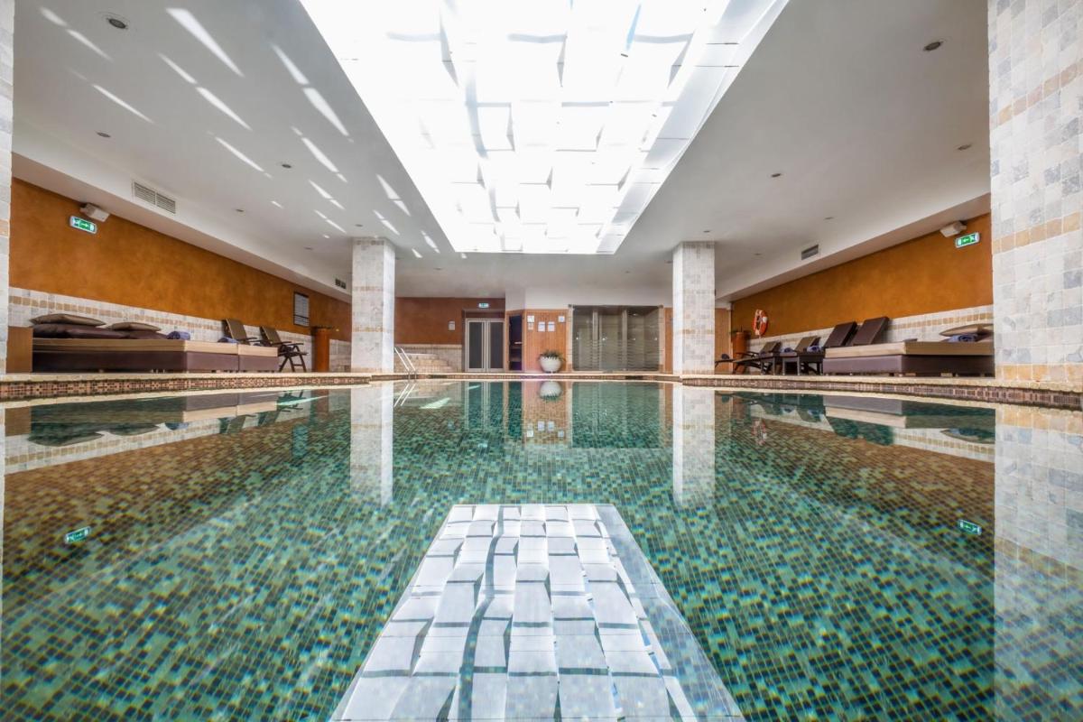 A piscina em ou perto de Vila Gale Albacora
