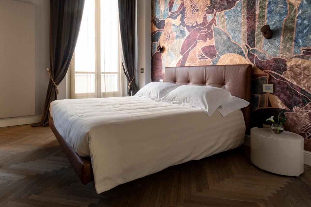 Plaza View Luxury Apartment, Alba - Housity