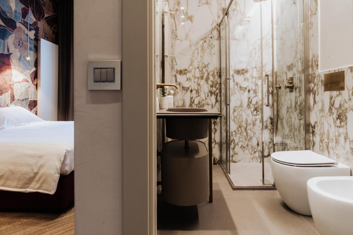 Plaza View Luxury Apartment, Alba - Housity