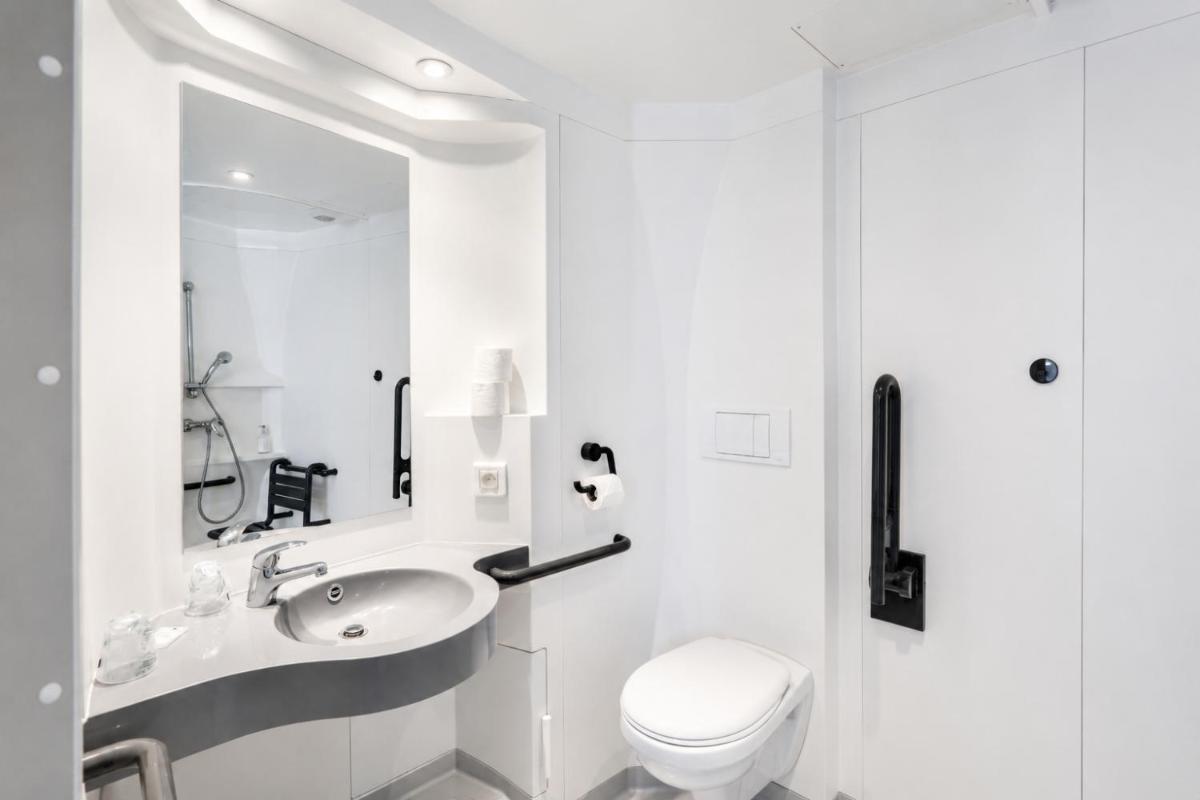 First Inn Hotel Paris Sud Les Ulis - Housity