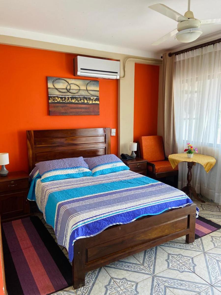 Hotel Piesta - Housity