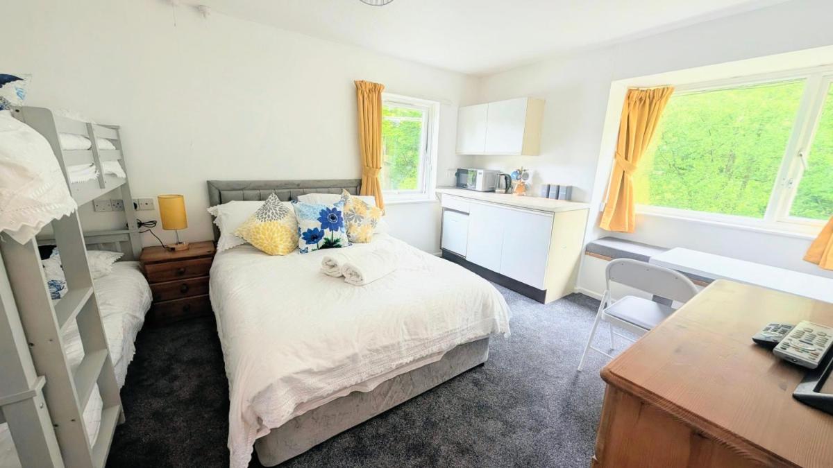Parkside Lodge Hotel - Housity
