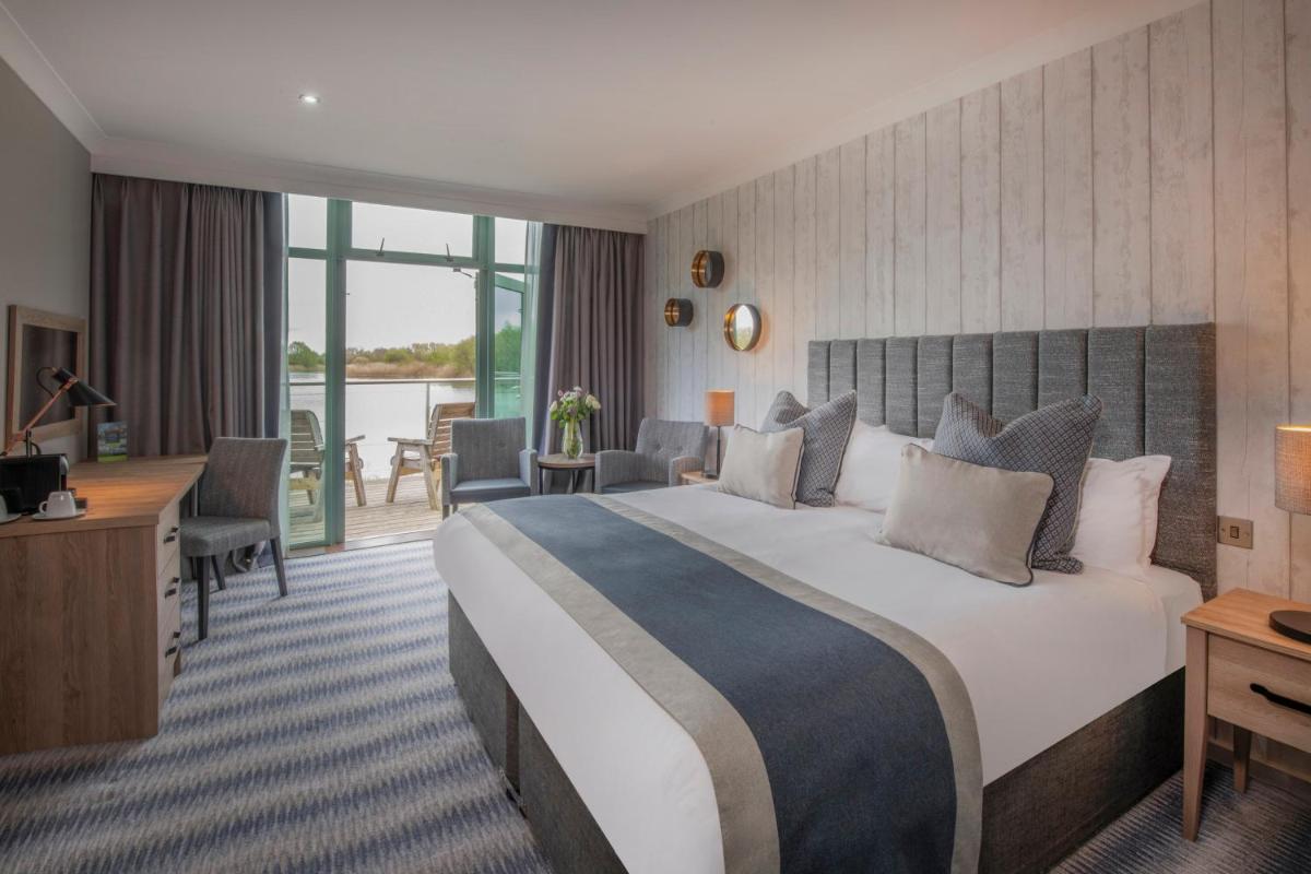 De Vere Cotswold Water Park - Housity