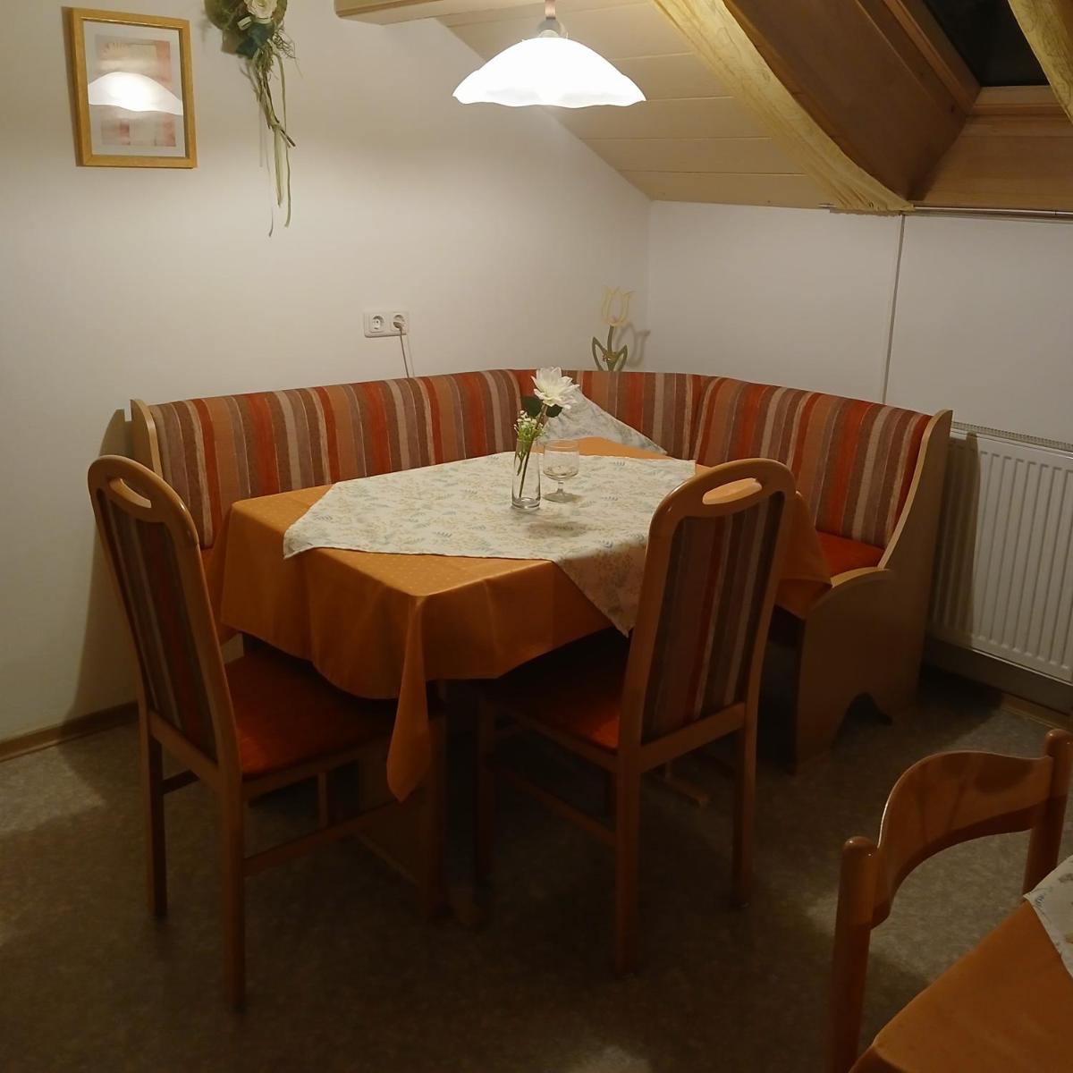 Gästezimmer Rauchecker Eging - Housity