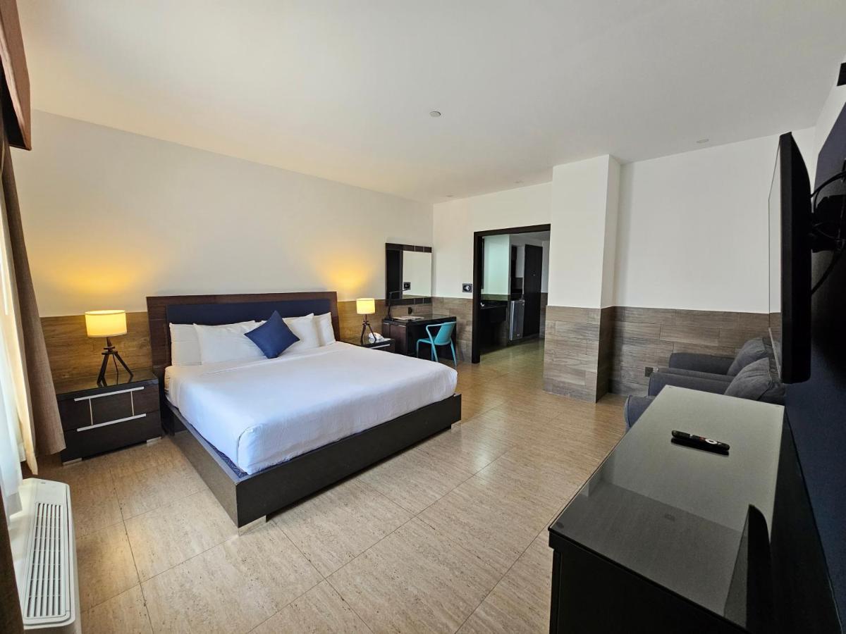 Beverly Hills: Hotel and Business - Housity