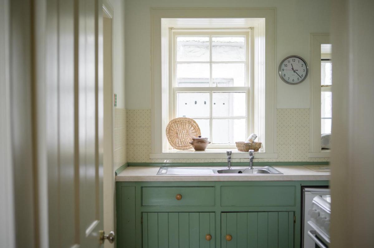 Cardross Holiday Cottages - Housity