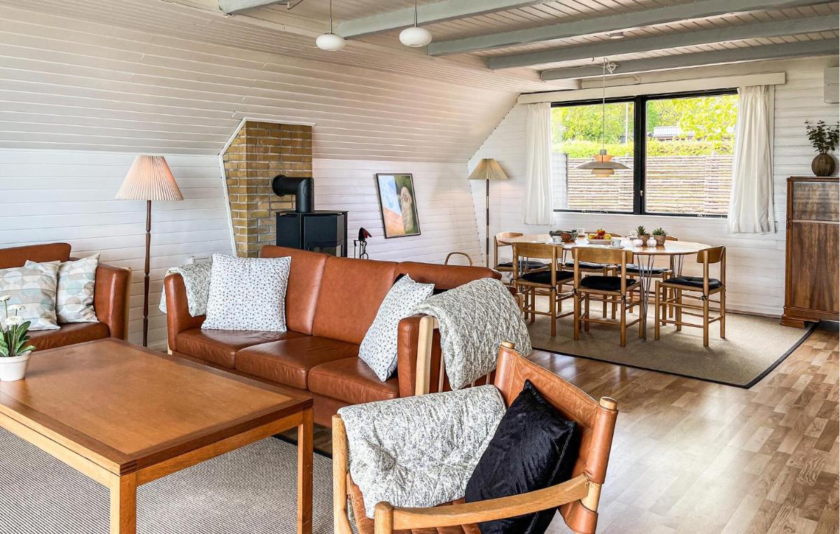 Amazing Home In Hadsund With Wifi - Housity