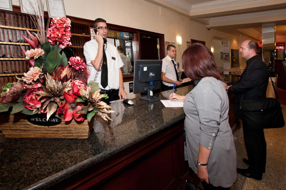 Britannia Hotel, Stockport - Housity