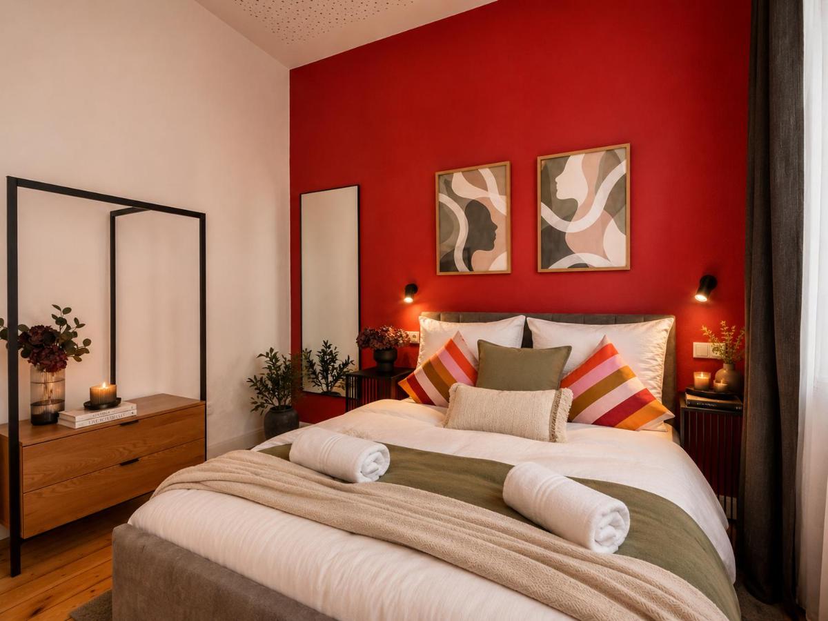 Luxuriöses Penthouse mit Dachterrasse & Massagesessel EM-APARTMENTS DEUTSCHLAND - Housity