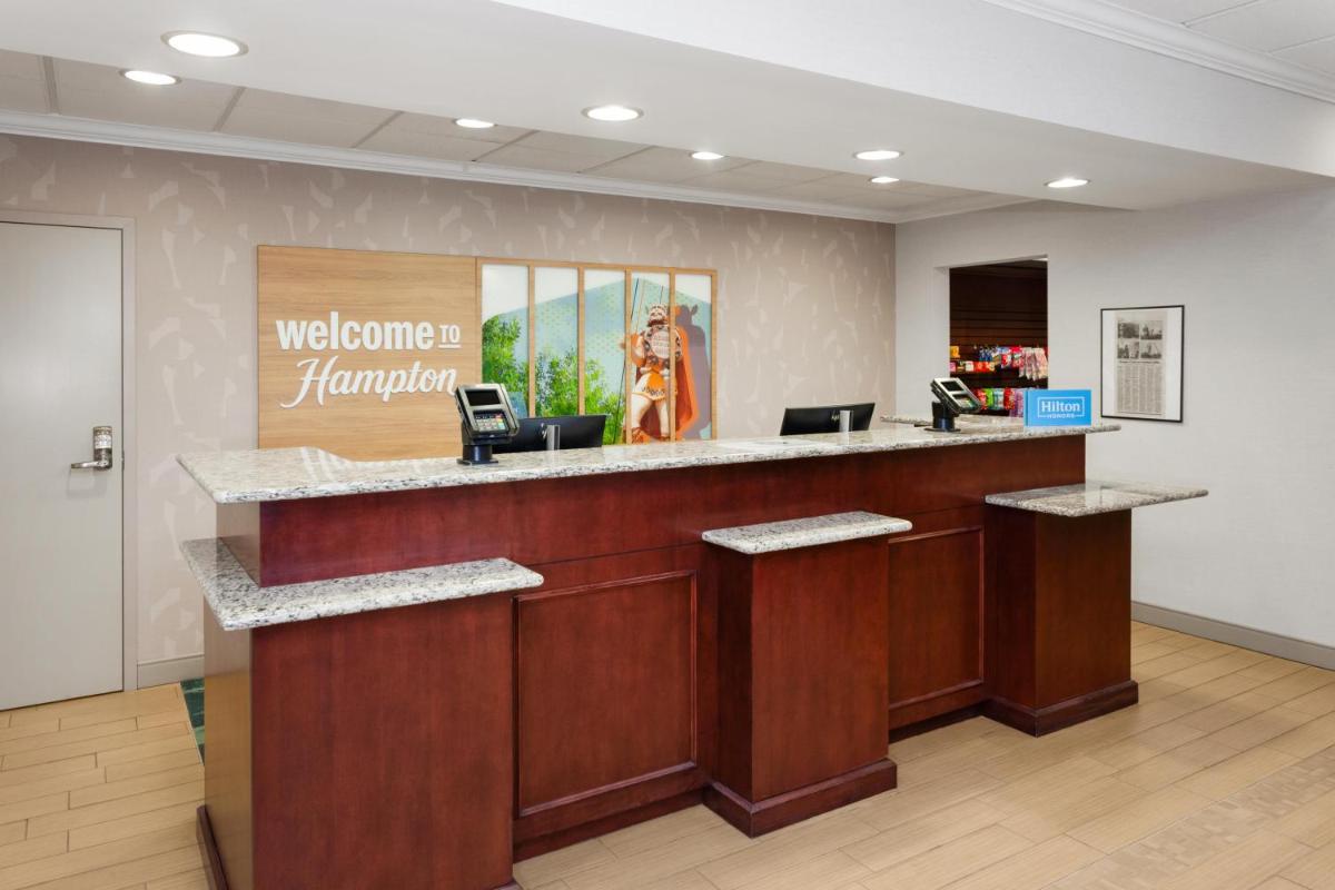 Hampton Inn and Suites Alexandria - Housity