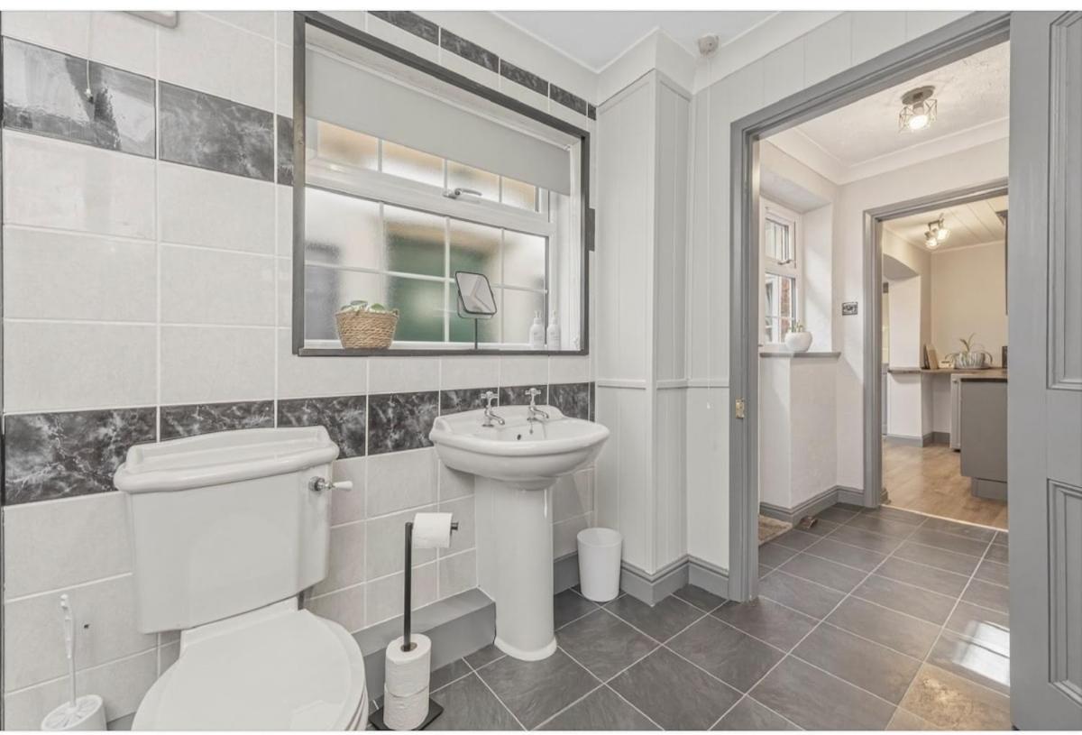 Ivy Cottage, Church Lane, Elvington York - Housity