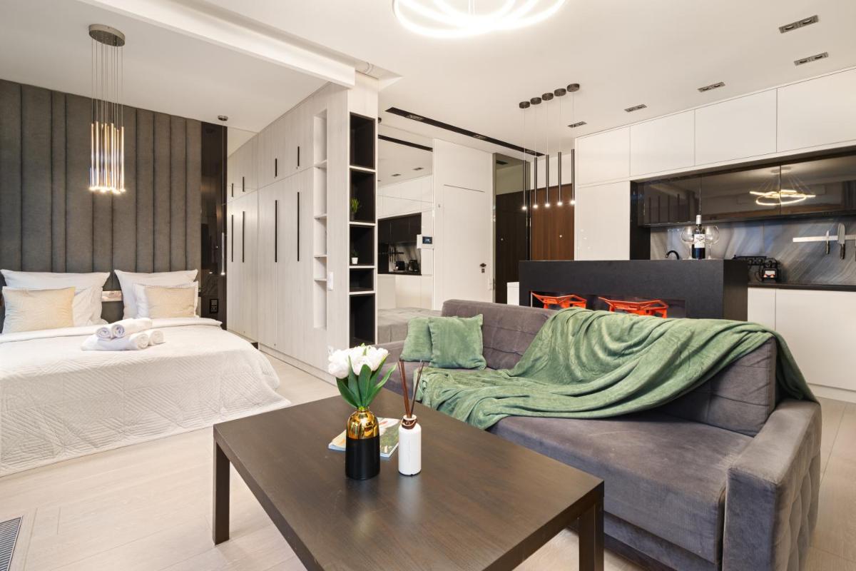 Urban Chic - Luxury Stay at Mennica Residence Warsaw - Housity