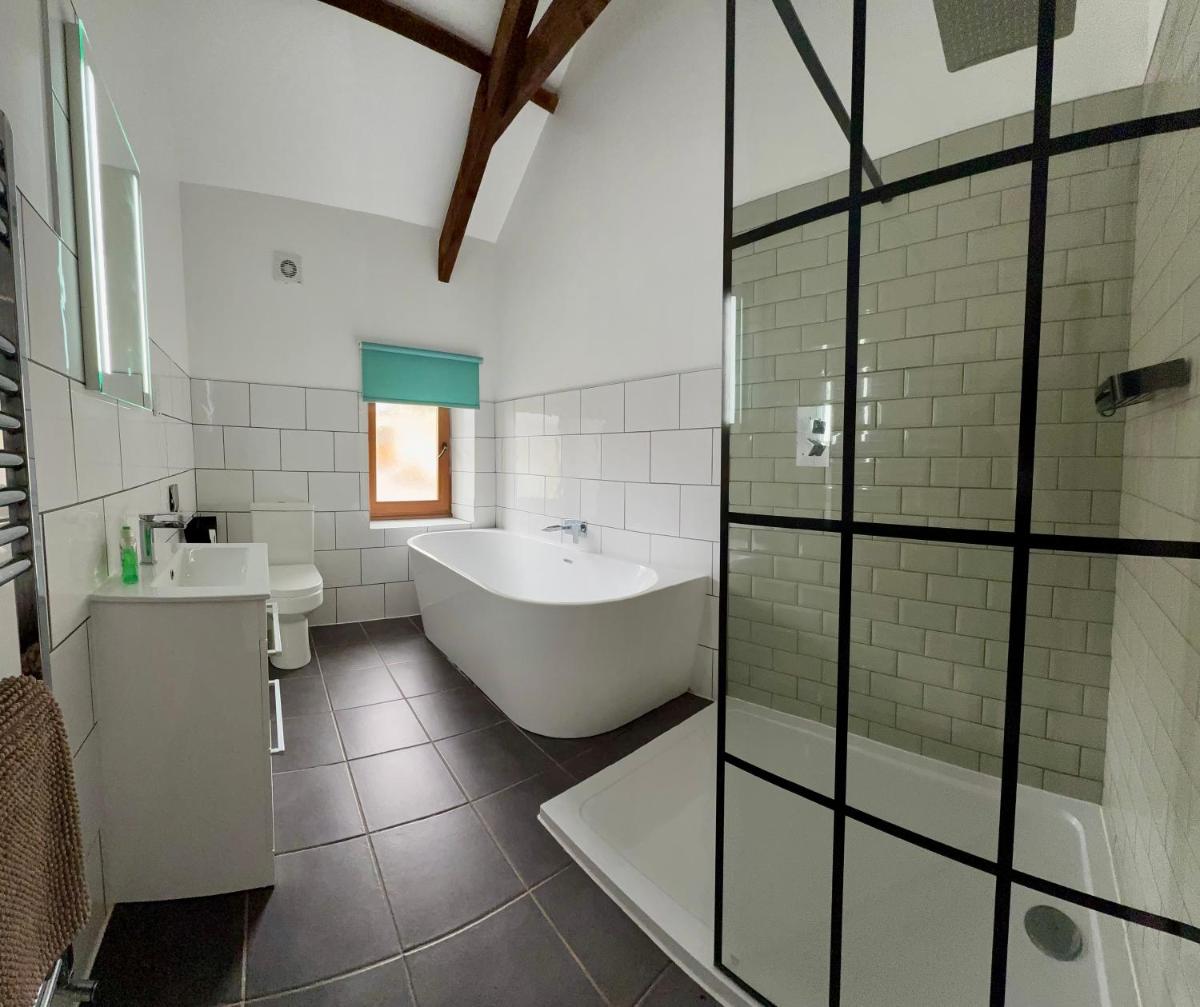The Dairy a superb, detached Llandysul cottage - Housity
