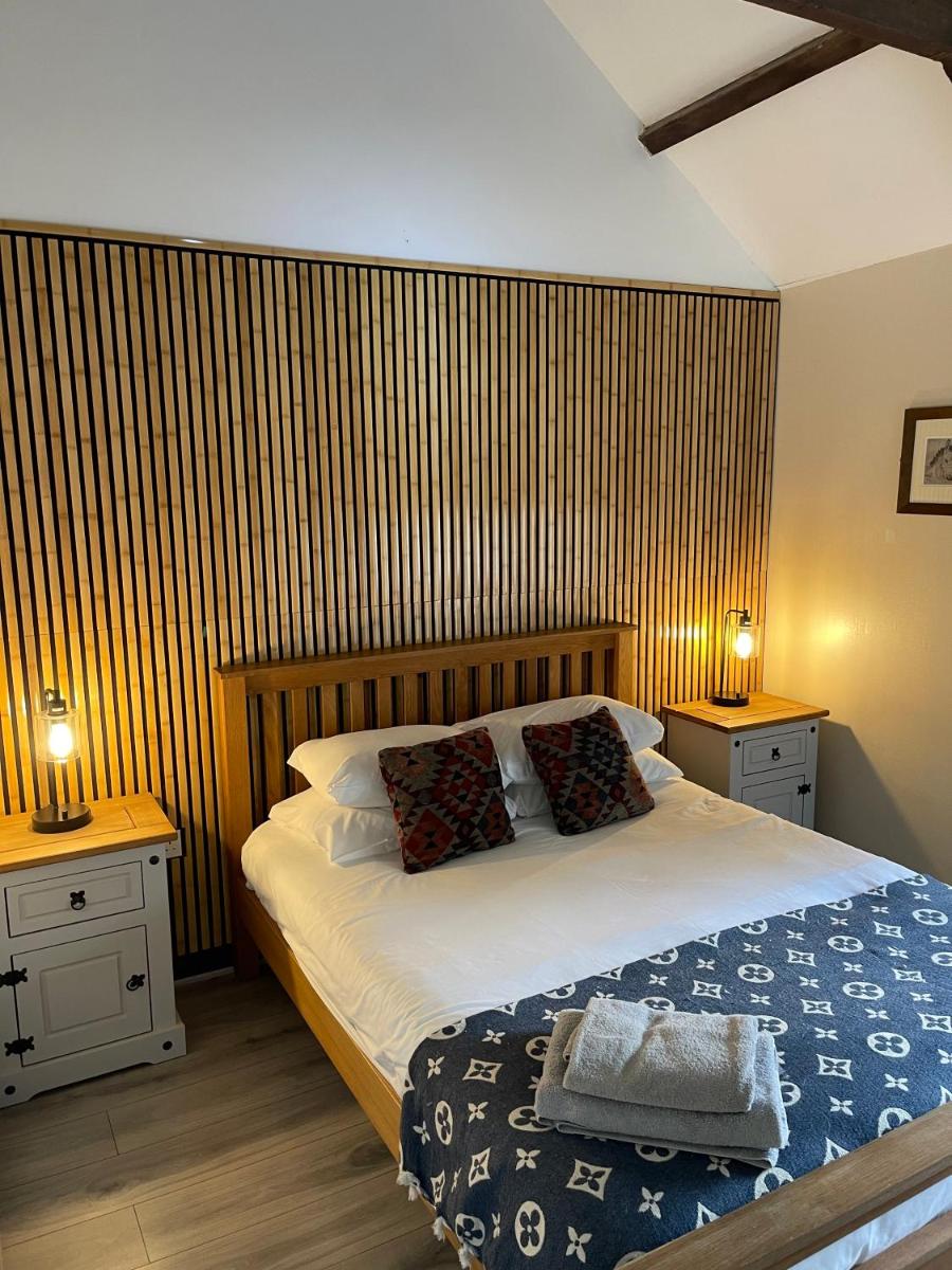 The Dairy a superb, detached Llandysul cottage - Housity