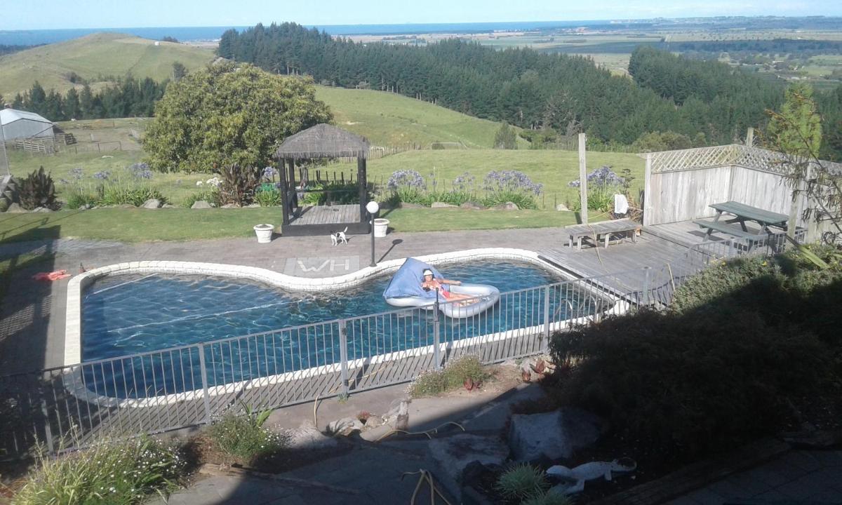 Warwick Hills Rural Bed & Breakfast - Housity