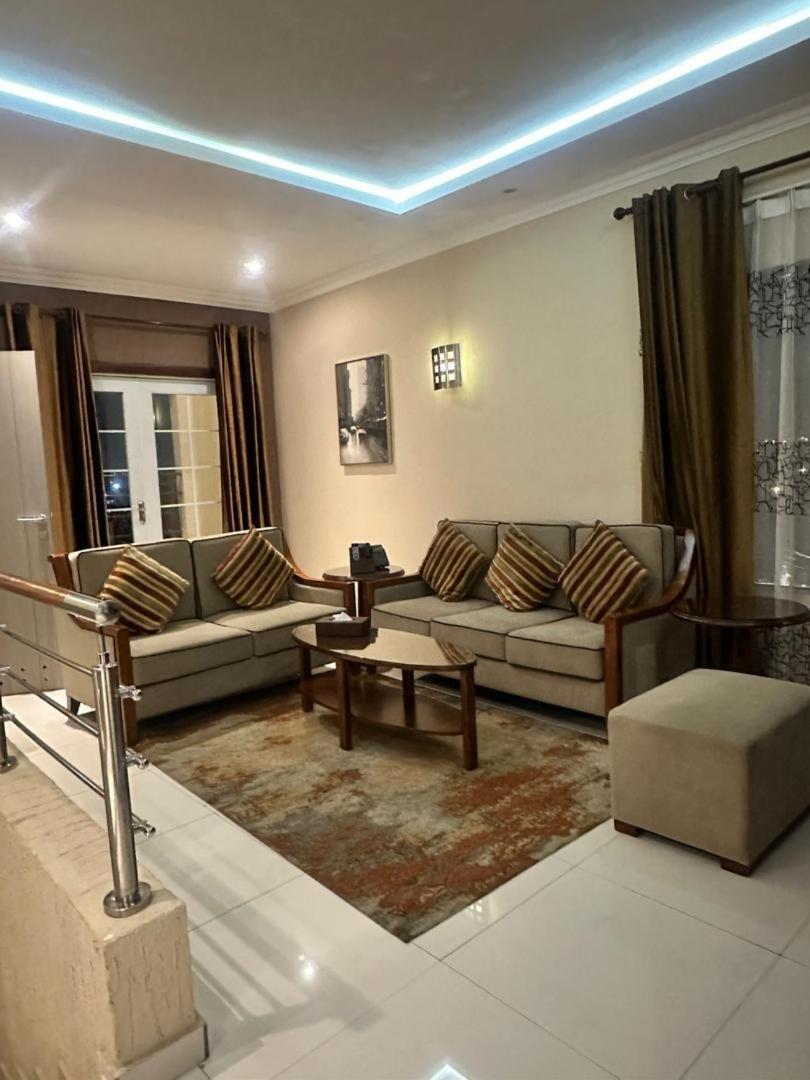 Frederick's Lodge - Housity