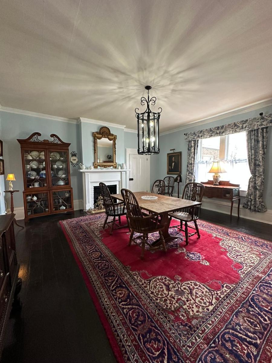 Belmont Inn - Housity