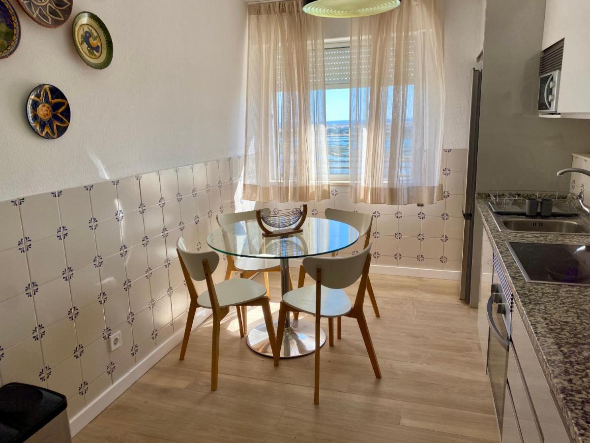 Sea View Apartment - Housity