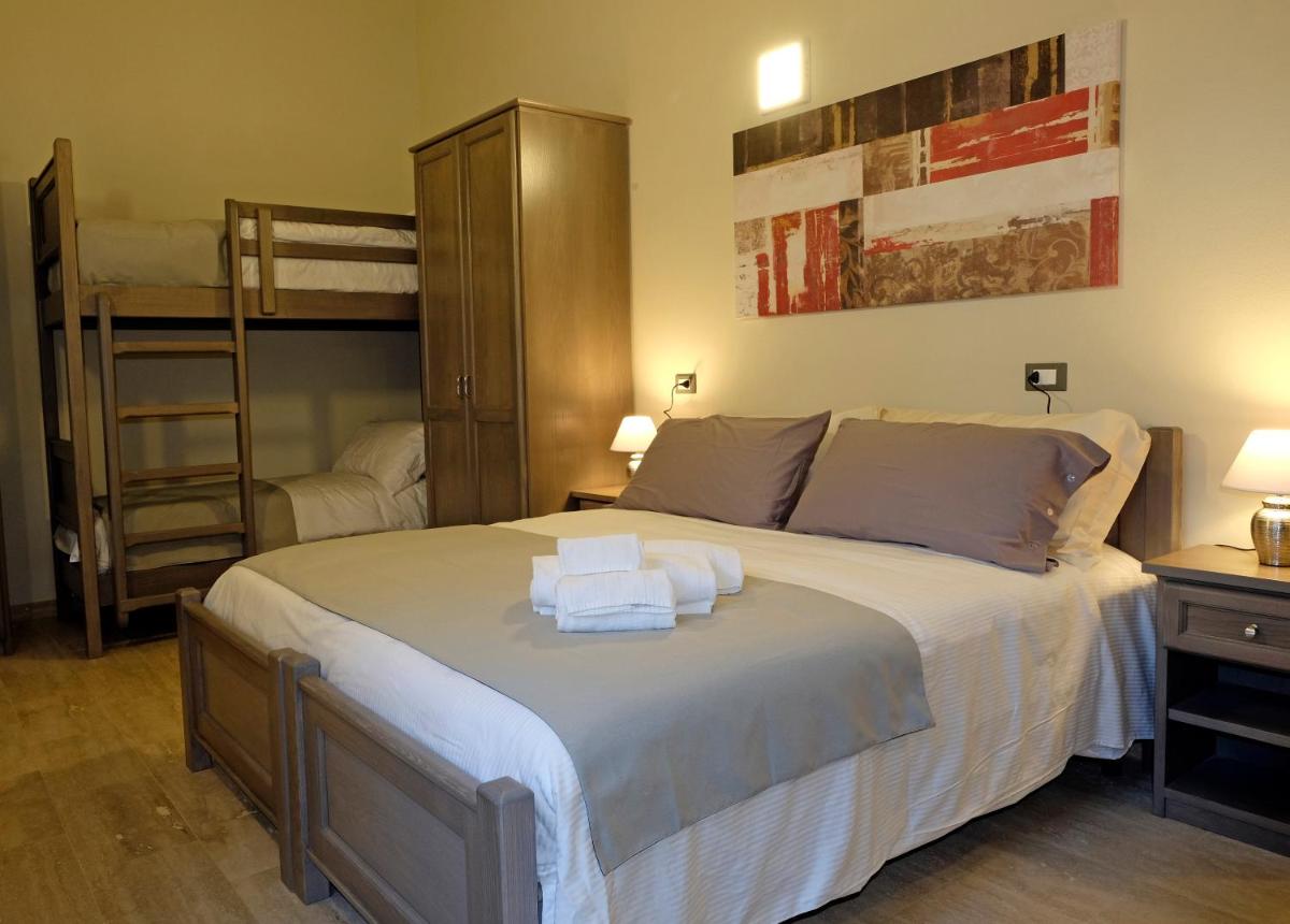 EOS Room and Breakfast - Housity