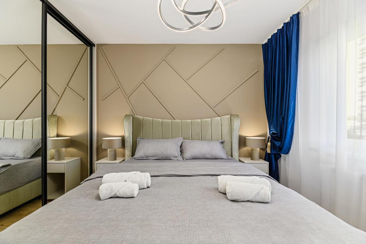 Blue Moon Apartments - Housity