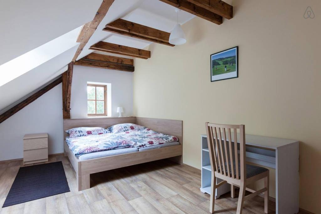 Hájovna Bukovec - Housity