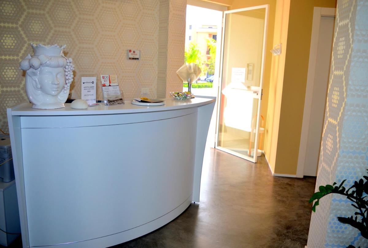 Abraxia Guest House - Housity
