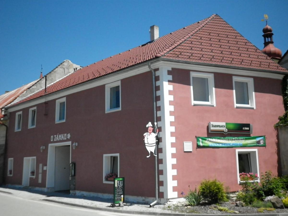 U Zámku - Housity