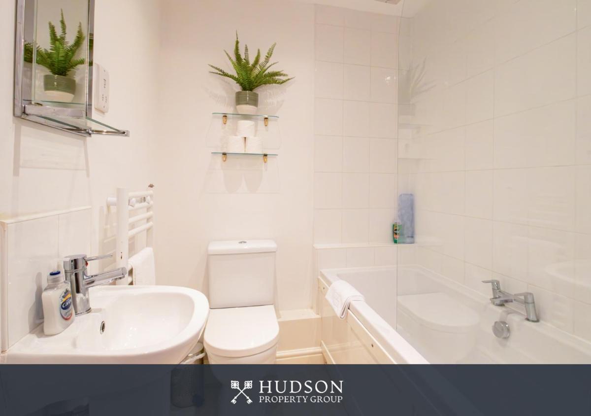 Shrewsbury Apartment in Prime Location - Housity