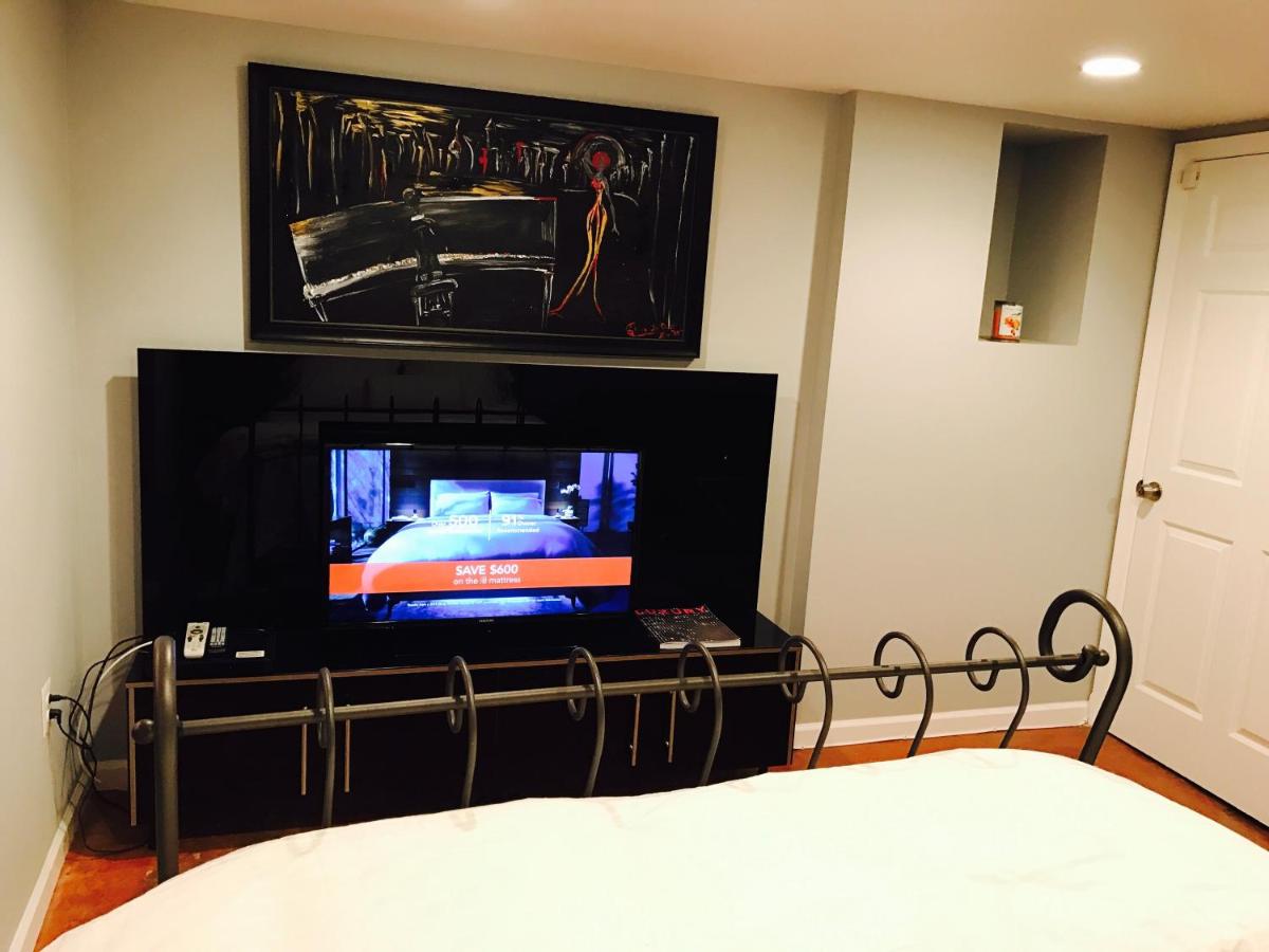 Studio H St Corridor - Housity