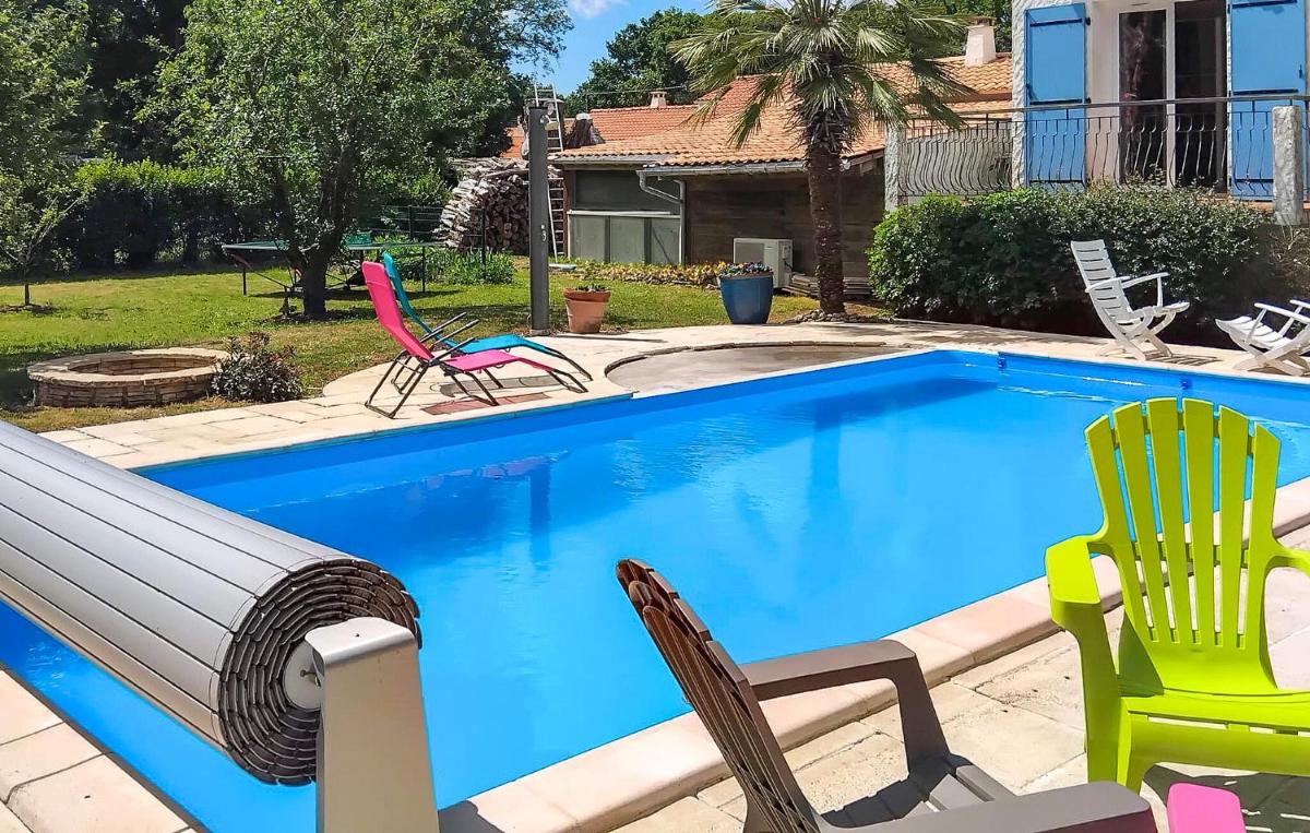 Amazing Home In Notre Dame De Riez - Housity