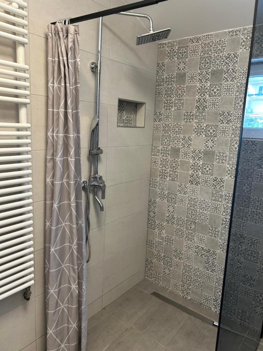 Apartment Grebaštica - Housity
