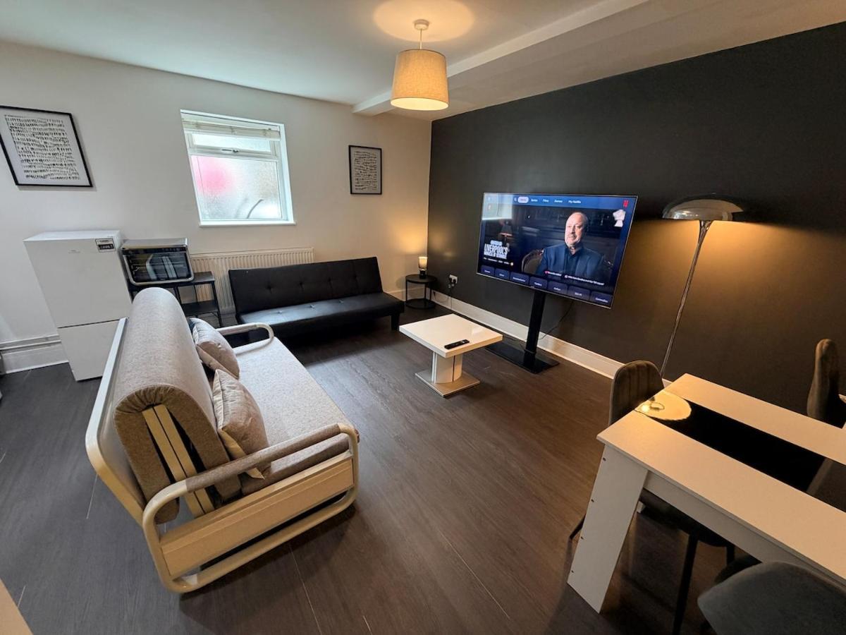 Canterbury High St 1 Bedroom Apartment Sleeps 5 - Housity