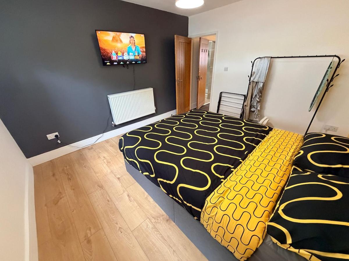 Canterbury High St 1 Bedroom Apartment Sleeps 5 - Housity