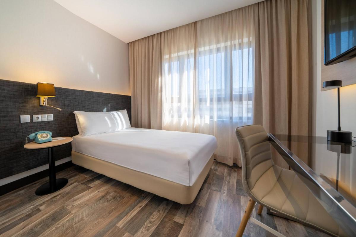 Hotel Cádiz Paseo del Mar, Affiliated by Meliá - Housity