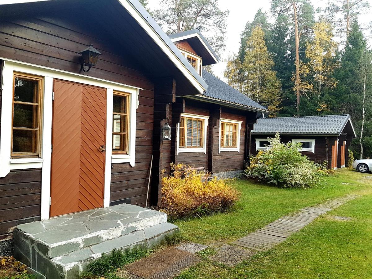 Kultakukkura Hirsikartano - Housity