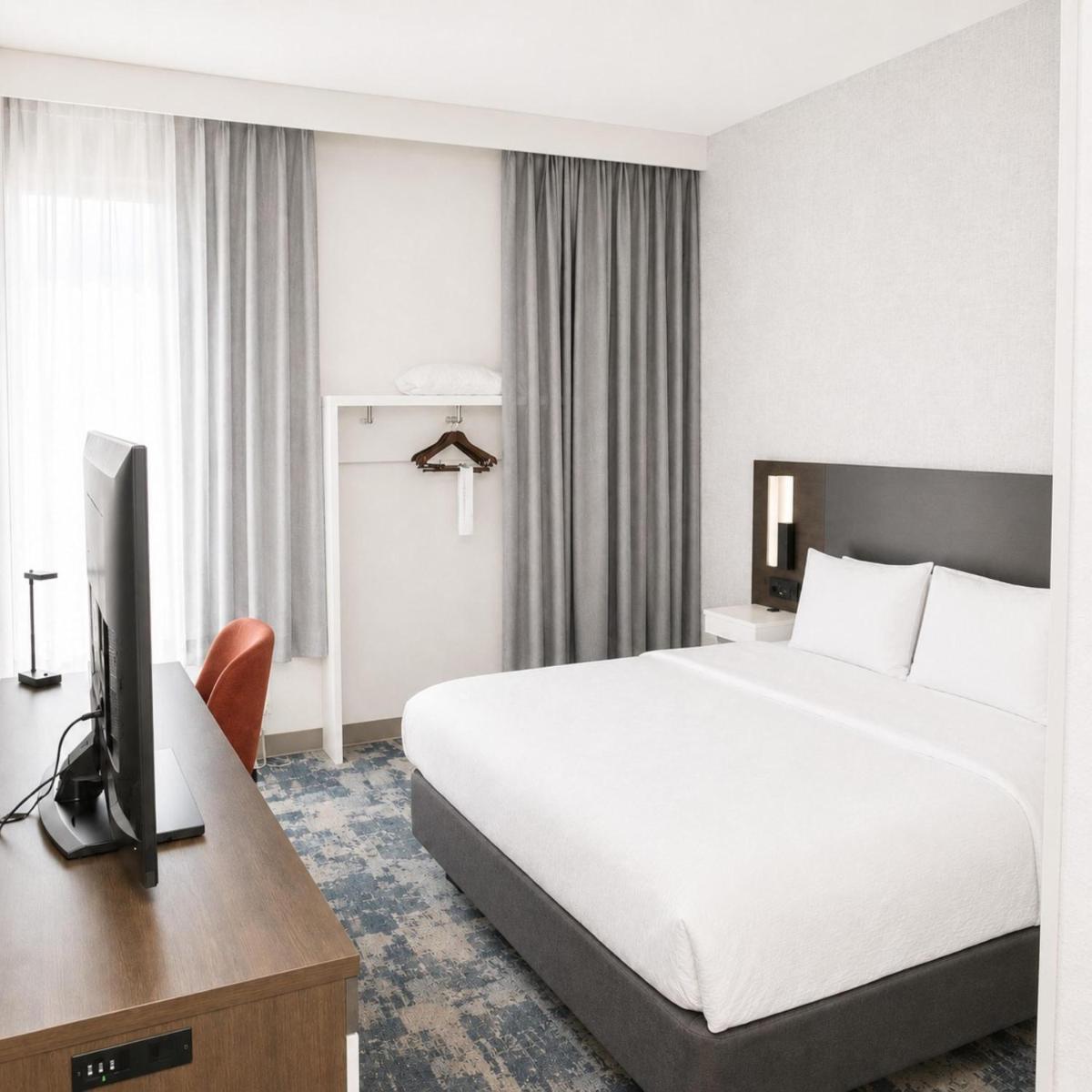 Hampton Inn Summersville - Housity