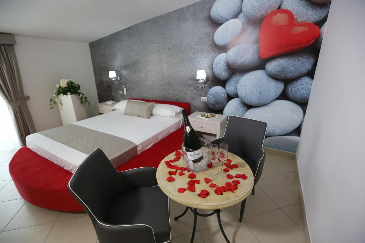Medea Resort - Housity