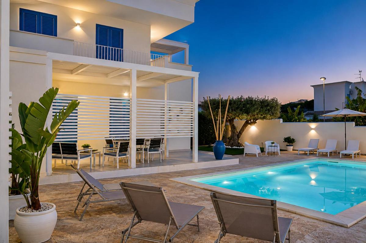 White Wall luxury rooms Scala dei turchi - Housity
