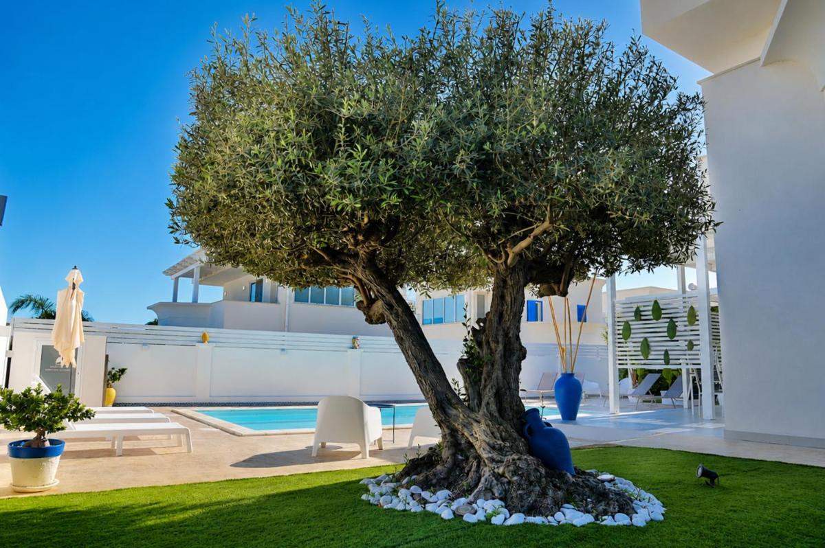 White Wall luxury rooms Scala dei turchi - Housity
