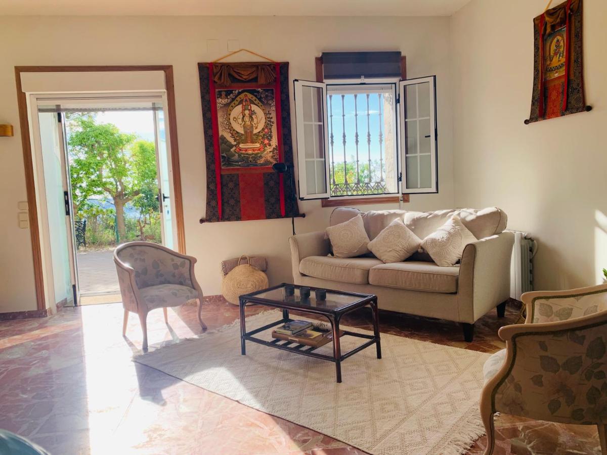 Wild Ivy House with Valley Views - Housity