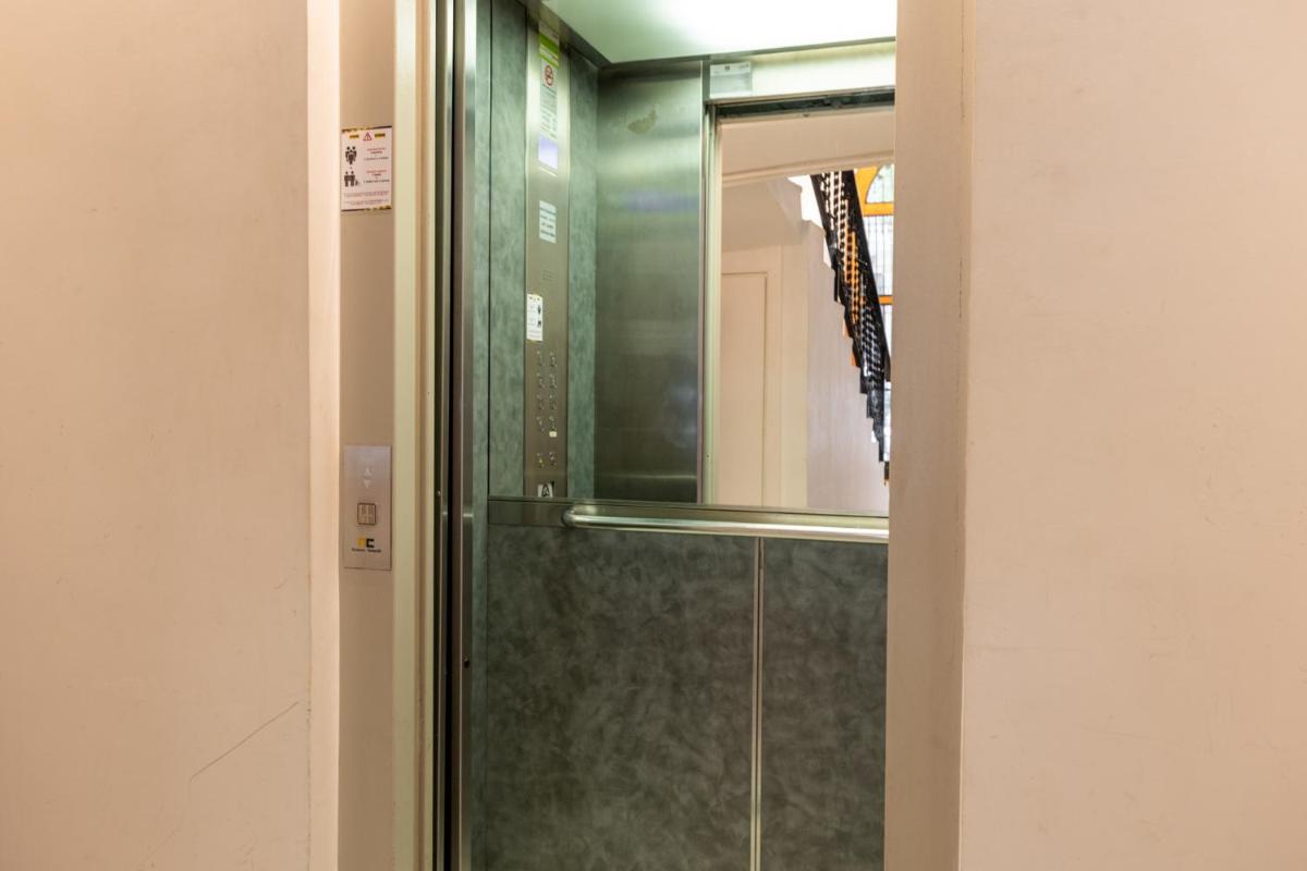 Decô Apartments Barcelona-Eixample - Housity