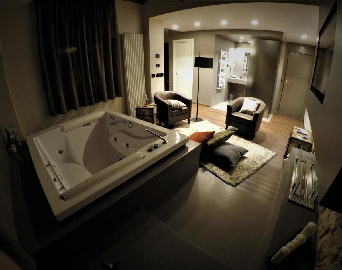 Hotel Centrale - Housity