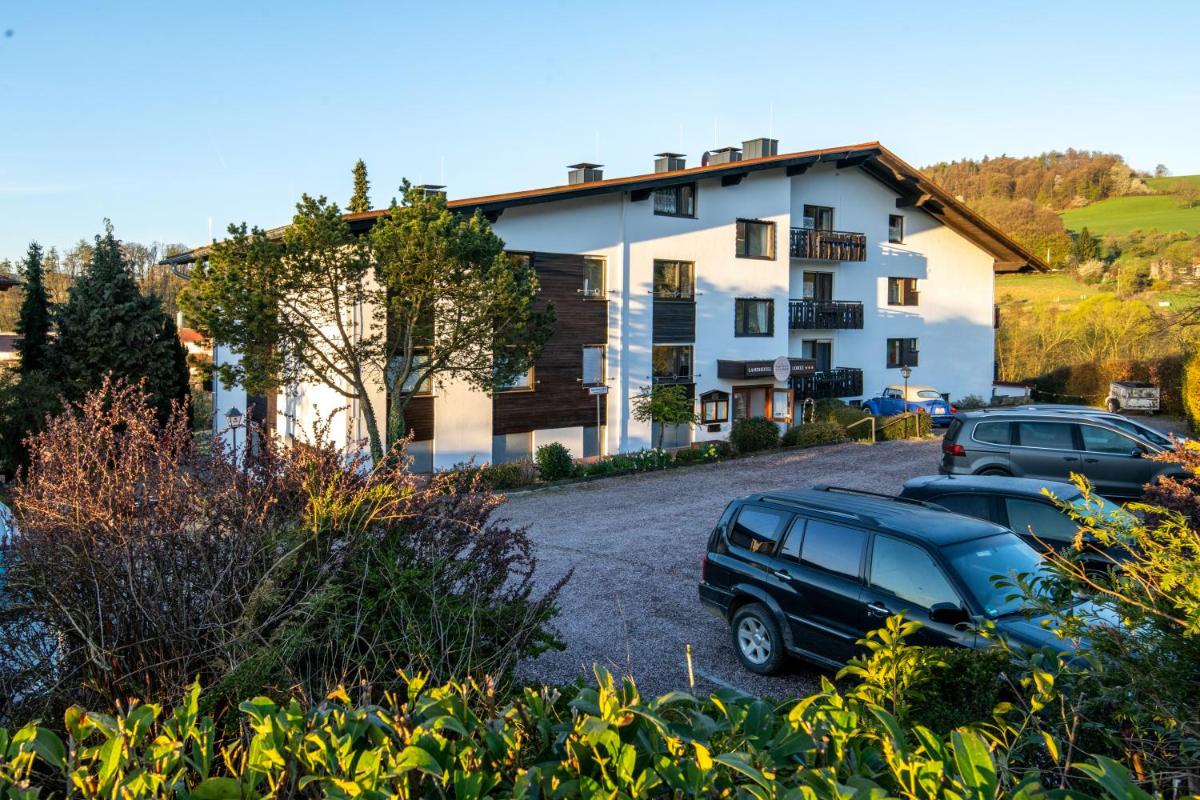 Landhotel Lortz - Housity