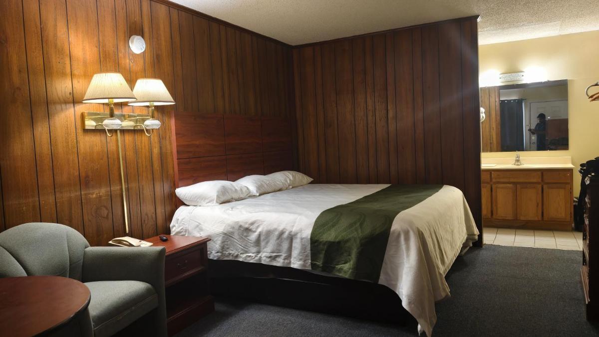 Liberty Inn Scottsboro Near Lake Guntersville - Housity