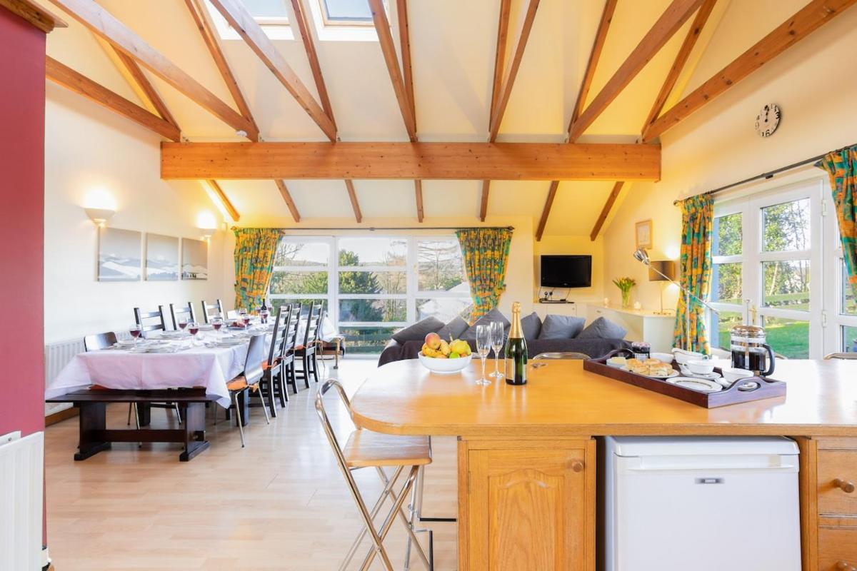 Stunning 7BR GardenVilla - Glasgow & Loch Lomond - Sleeps25 - PleasantHillScotland - Housity