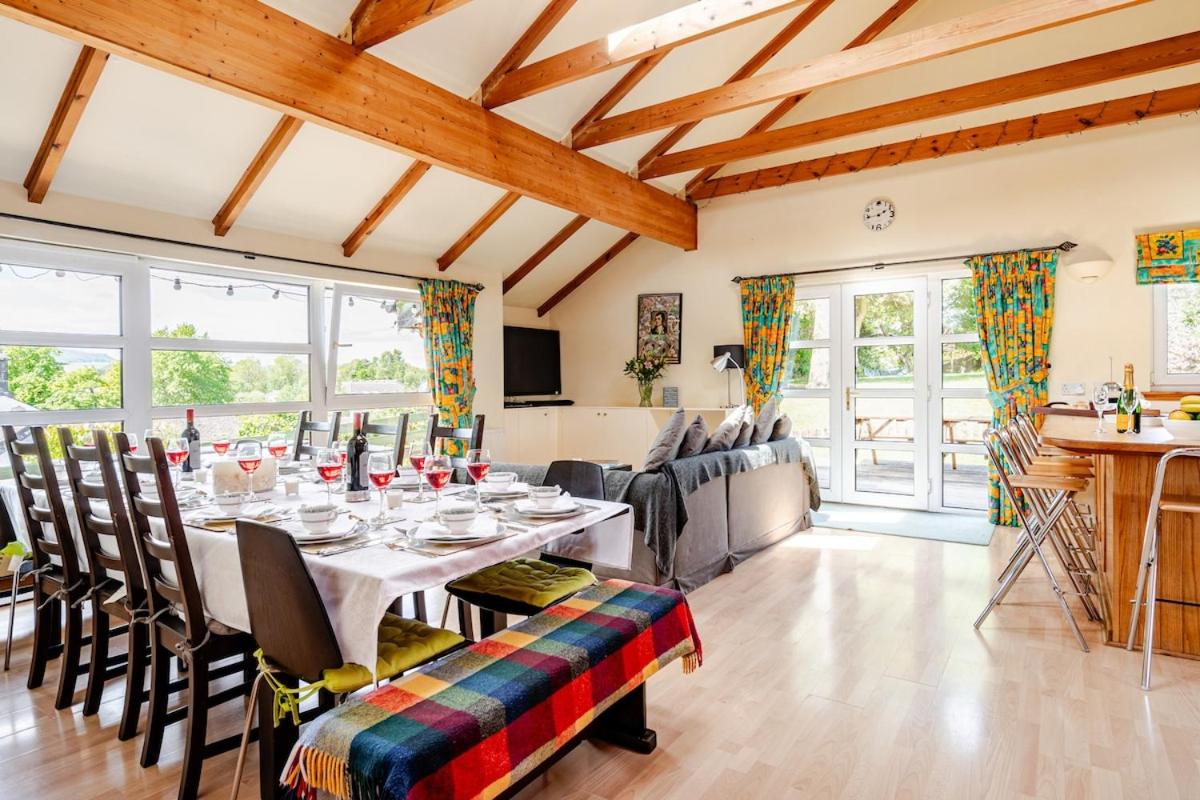 Stunning 7BR GardenVilla - Glasgow & Loch Lomond - Sleeps25 - PleasantHillScotland - Housity