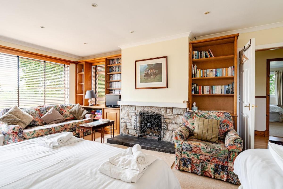 Stunning 7BR GardenVilla - Glasgow & Loch Lomond - Sleeps25 - PleasantHillScotland - Housity