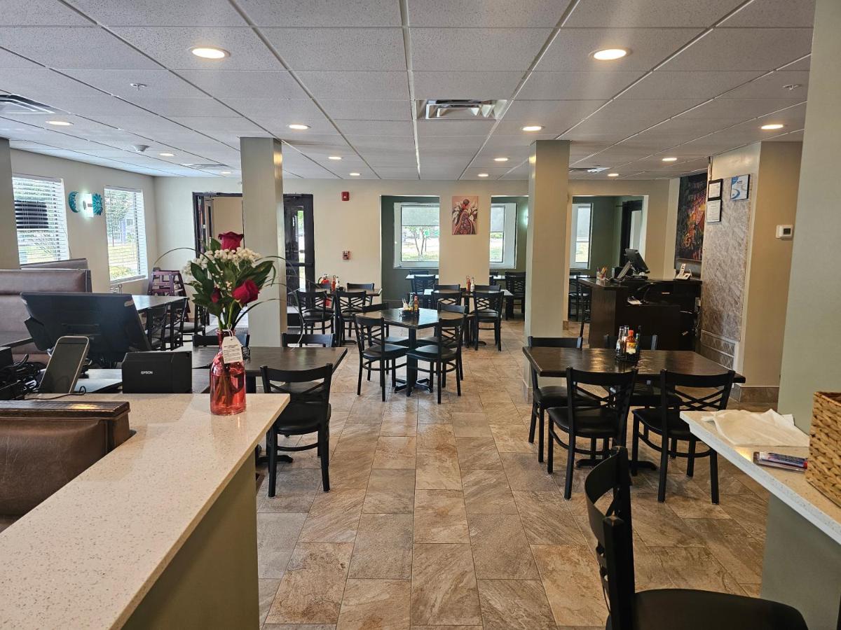 Baymont by Wyndham Grovetown Augusta - Housity