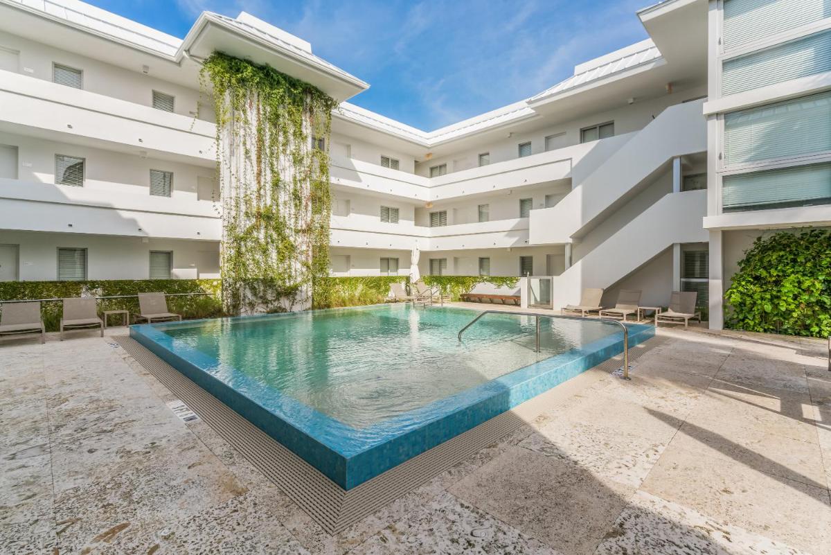 Suitetrails - Beach Haus Key Biscayne Contemporary Apartments