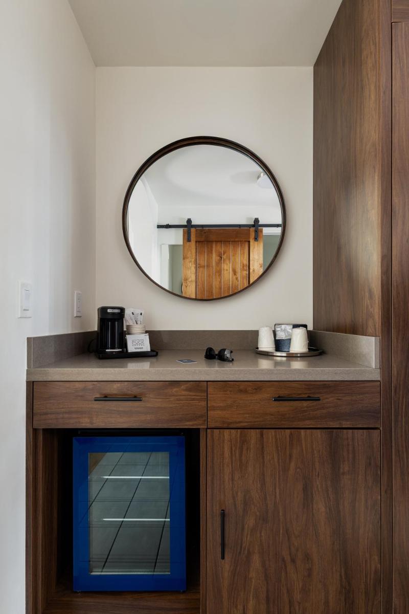 La Playa Inn Santa Barbara - Housity